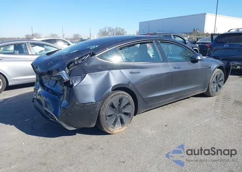 2025 Tesla Model 3 Long Range Rear-Wheel Drive/Standard Rear-Wheel Drive z USA, uszkodzony, nr VIN 5YJ3E1EA1SF934355